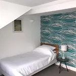 High Tide ويتبي