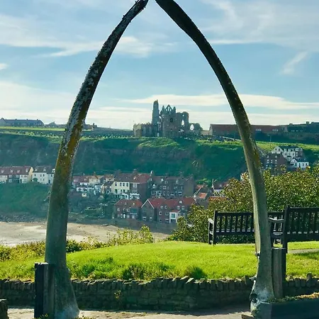 High Tide * Whitby
